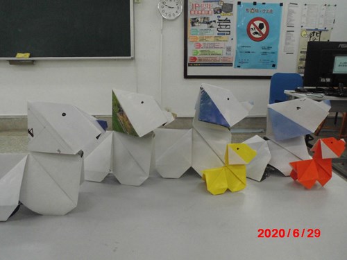 收容少年完成的立體小狗作品，讓他們心裡充滿成就感